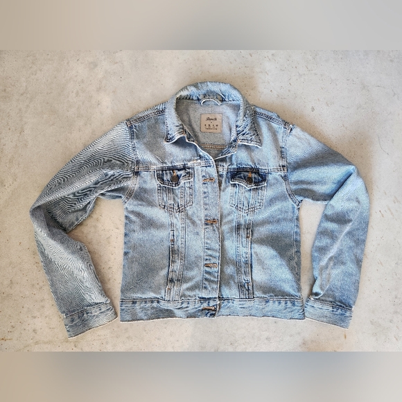 Denim&Co Jackets & Blazers - Denim & Co Distressed Jean Jacket Denim Light Wash Size 4